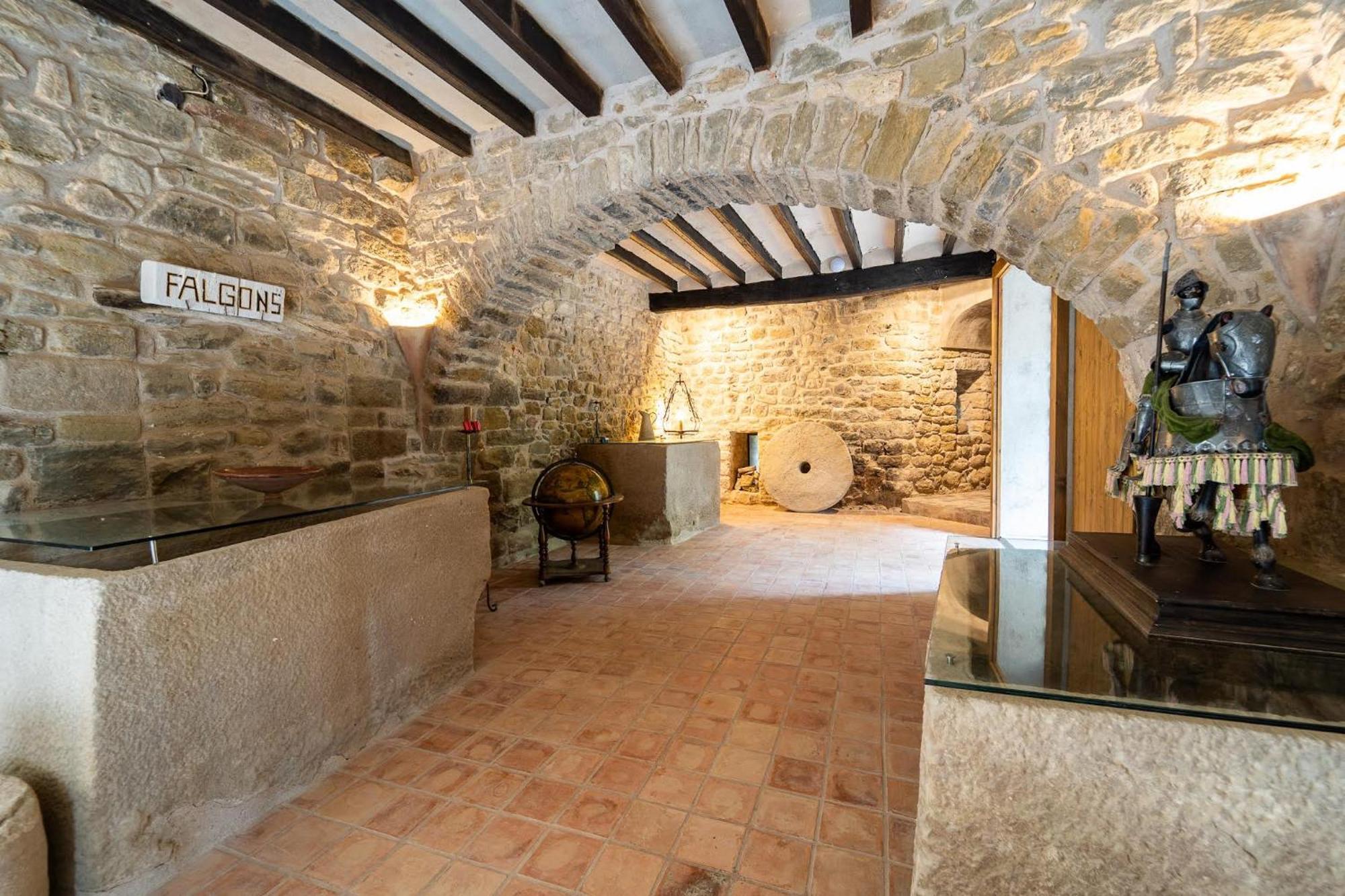 Sant Miquel de Campmajor Castell In Gironaヴィラ エクステリア 写真
