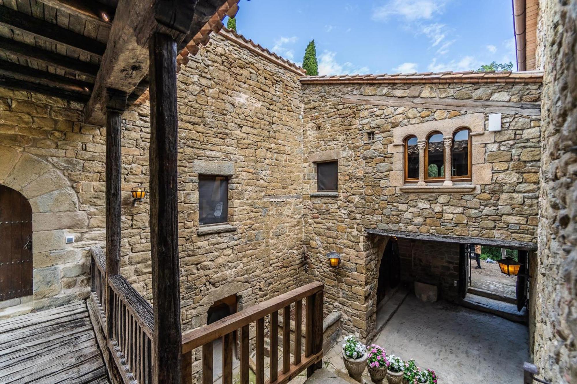Sant Miquel de Campmajor Castell In Gironaヴィラ エクステリア 写真